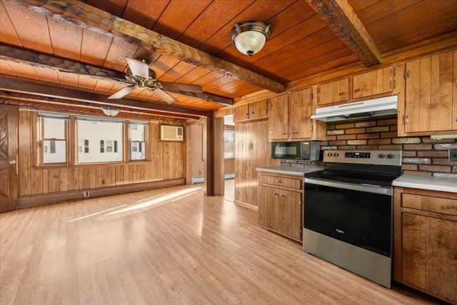 550 Middleboro Avenue, Taunton, MA 02718