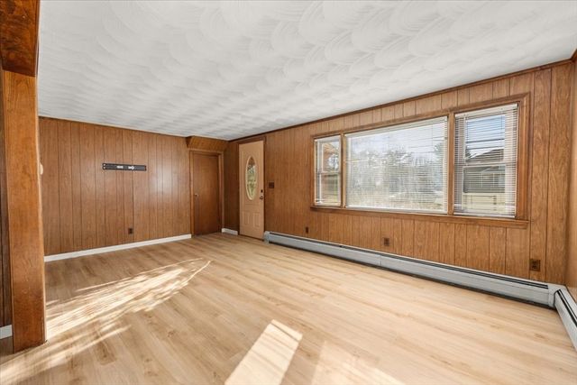 550 Middleboro Avenue, Taunton, MA 02718