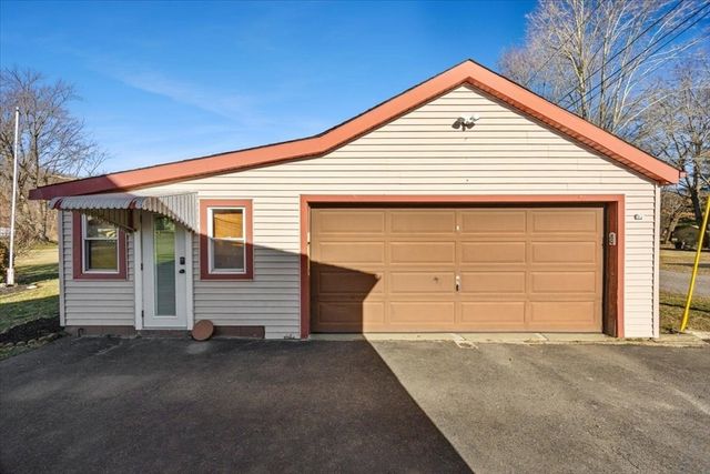 550 Middleboro Avenue, Taunton, MA 02718