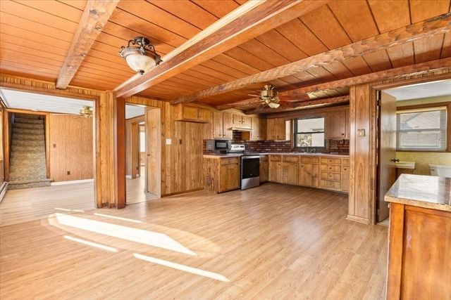 550 Middleboro Avenue, Taunton, MA 02718