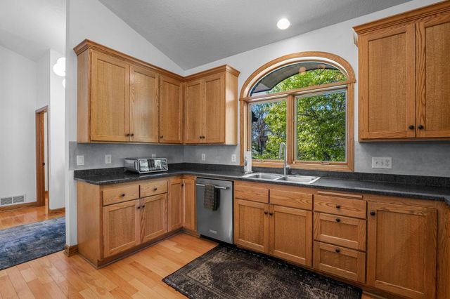 300 Dearborn Court, Edina, MN 55343
