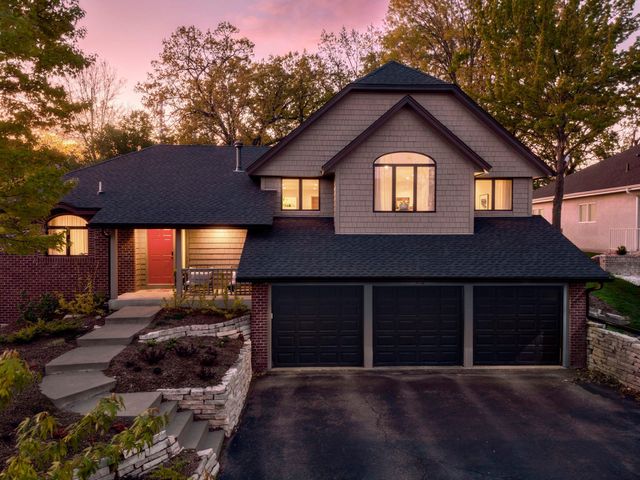 300 Dearborn Court, Edina, MN 55343