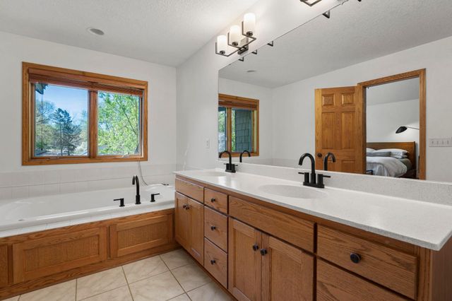 300 Dearborn Court, Edina, MN 55343