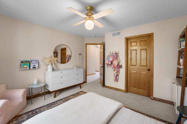300 Dearborn Court, Edina, MN 55343