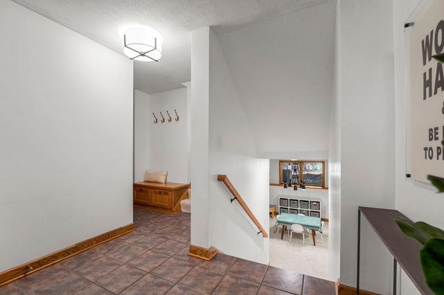 300 Dearborn Court, Edina, MN 55343