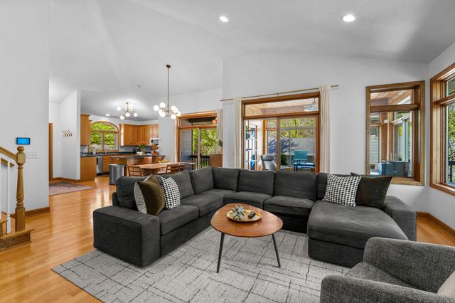 300 Dearborn Court, Edina, MN 55343