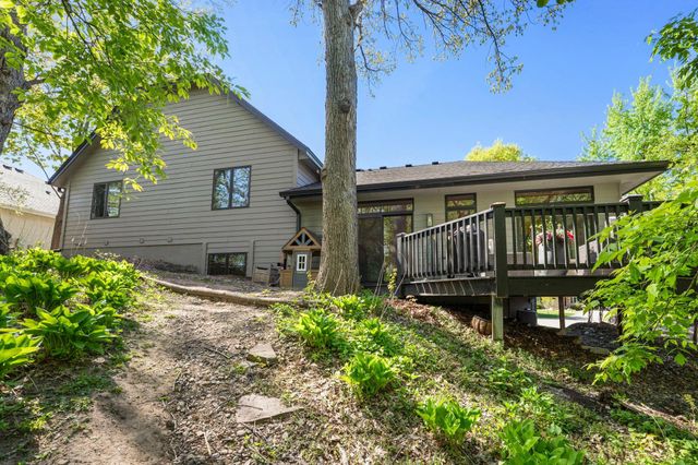 300 Dearborn Court, Edina, MN 55343