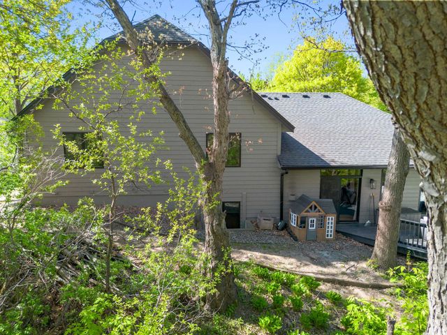300 Dearborn Court, Edina, MN 55343