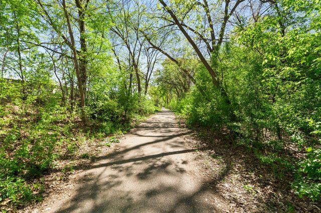 300 Dearborn Court, Edina, MN 55343