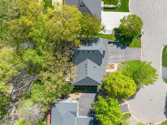300 Dearborn Court, Edina, MN 55343