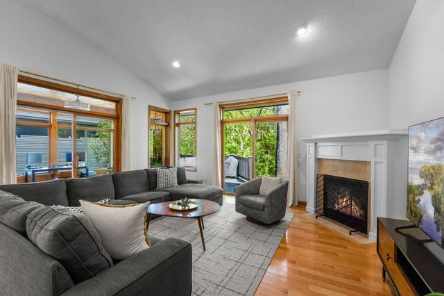300 Dearborn Court, Edina, MN 55343