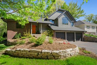 300 Dearborn Court, Edina, MN 55343