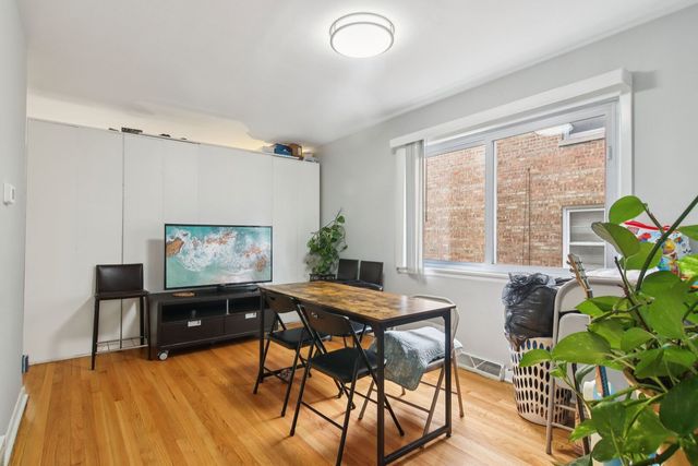 8613 Trumbull Avenue, Skokie, IL 60076