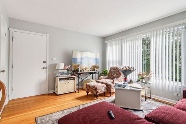 8613 Trumbull Avenue, Skokie, IL 60076