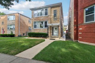 8613 Trumbull Avenue, Skokie, IL 60076
