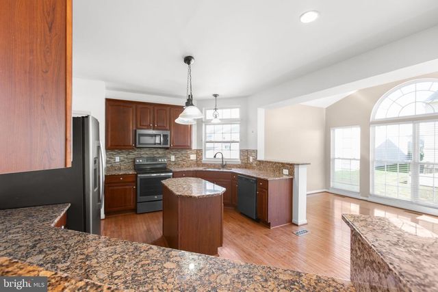 9330 BIRCH CLIFF DR, Fredericksburg, VA 22407