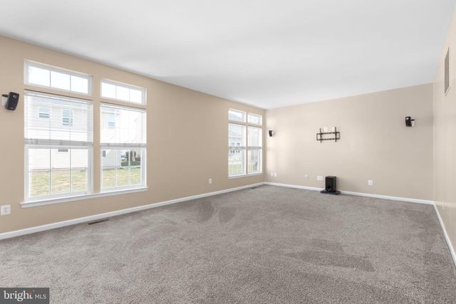 9330 BIRCH CLIFF DR, Fredericksburg, VA 22407