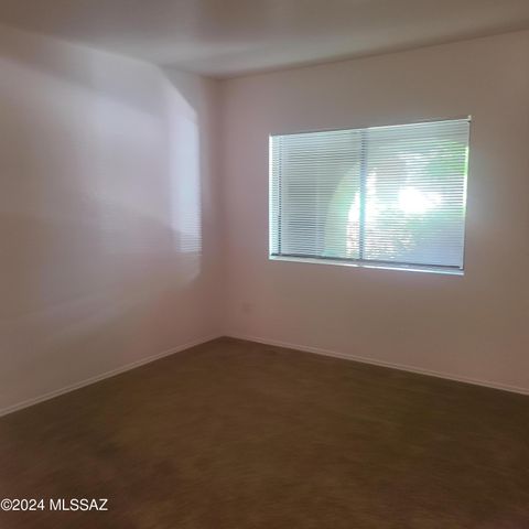 4962 E South Regency Circle, Tucson, AZ 85710