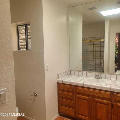 4962 E South Regency Circle, Tucson, AZ 85710