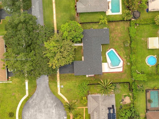 6940 NW 6th St, Plantation, FL 33317
