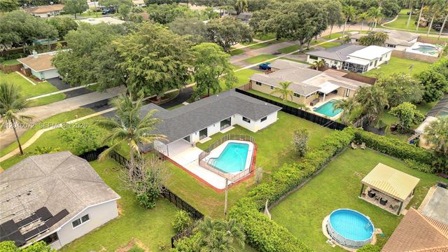 6940 NW 6th St, Plantation, FL 33317