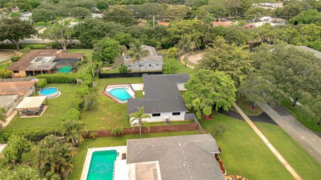 6940 NW 6th St, Plantation, FL 33317