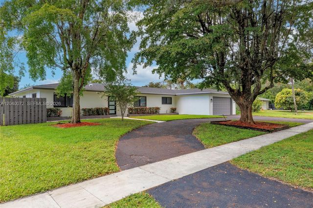 6940 NW 6th St, Plantation, FL 33317