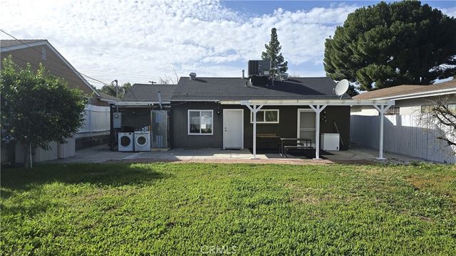 6704 Rhea Avenue, Reseda, CA 91335