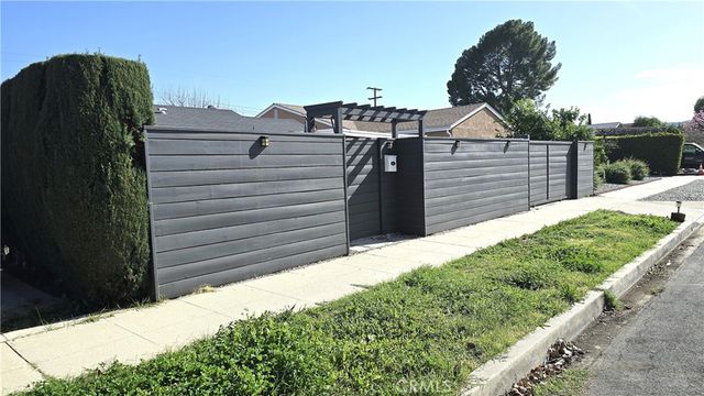 6704 Rhea Avenue, Reseda, CA 91335