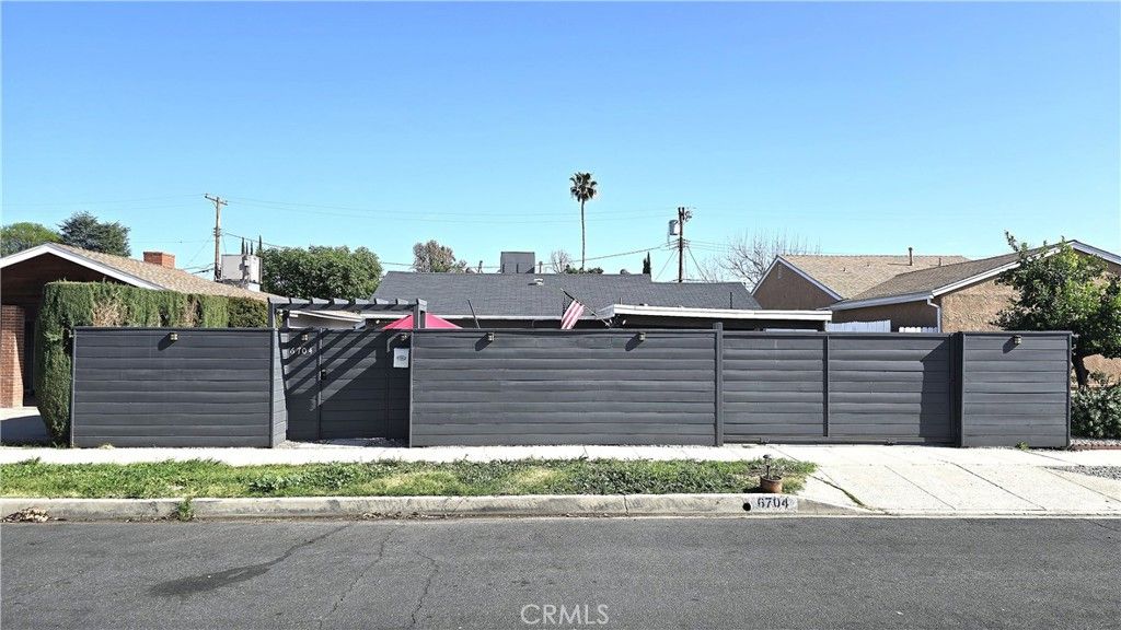 6704 Rhea Avenue, Reseda, CA 91335