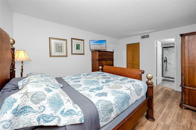 6113 PALMA DEL MAR BOULEVARD S 221, St Petersburg, FL 33715