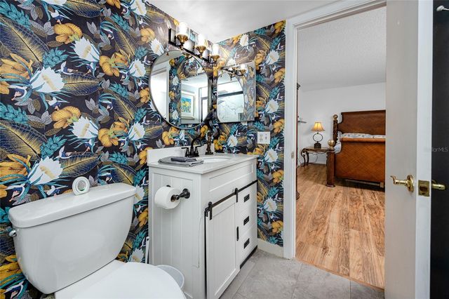 6113 PALMA DEL MAR BOULEVARD S 221, St Petersburg, FL 33715