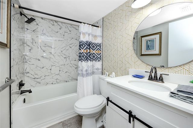 6113 PALMA DEL MAR BOULEVARD S 221, St Petersburg, FL 33715