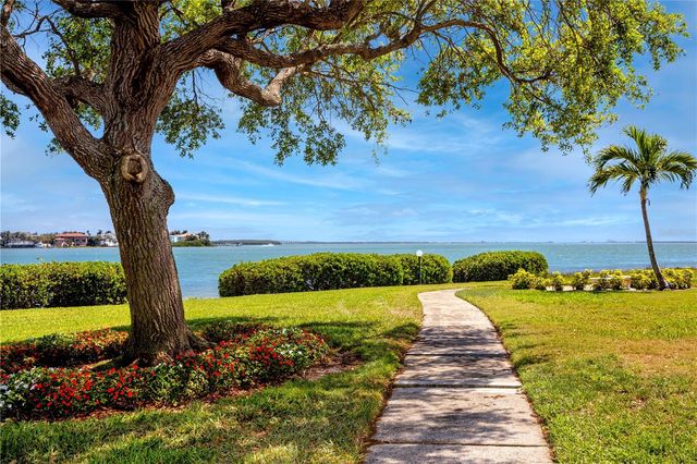 6113 PALMA DEL MAR BOULEVARD S 221, St Petersburg, FL 33715