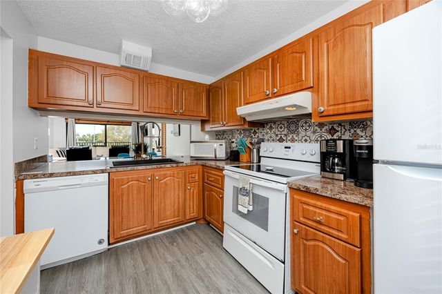 6113 PALMA DEL MAR BOULEVARD S 221, St Petersburg, FL 33715