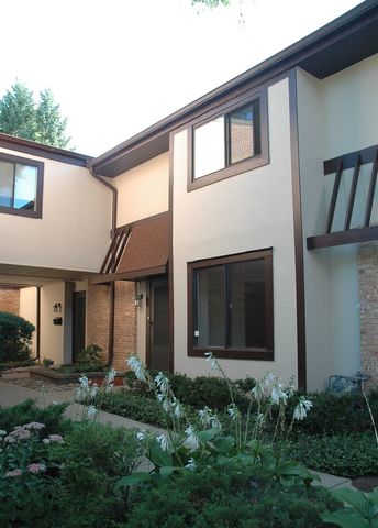 1750 Henley Street 25, Glenview, IL 60025