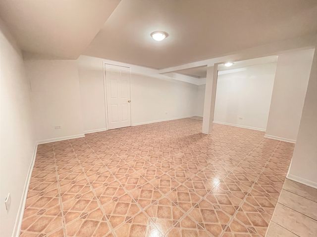 1750 Henley Street 25, Glenview, IL 60025