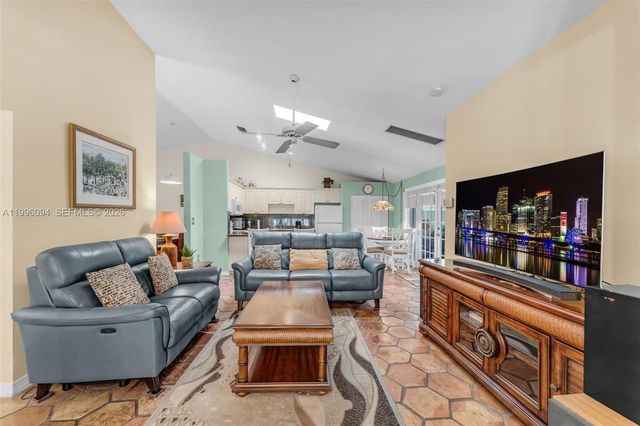 11018 SW 147th Pl, Miami, FL 33196