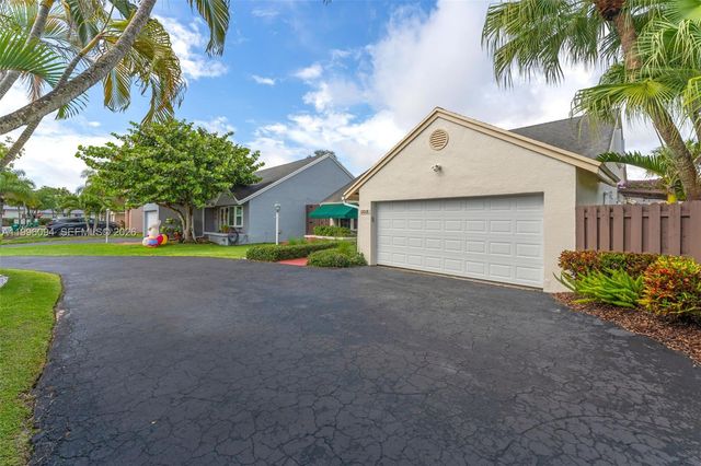 11018 SW 147th Pl, Miami, FL 33196