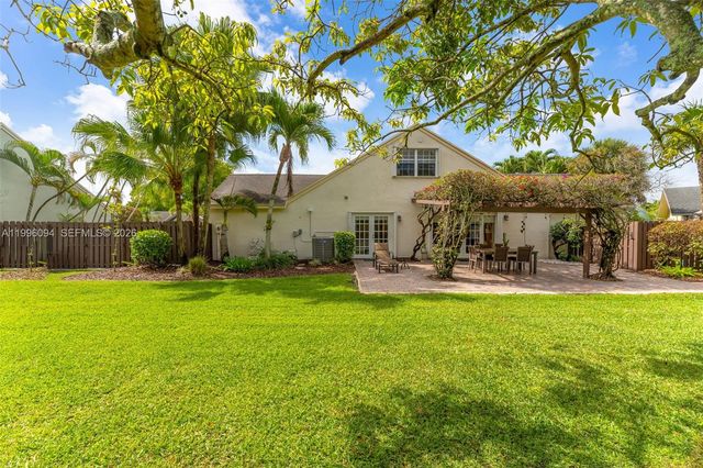 11018 SW 147th Pl, Miami, FL 33196