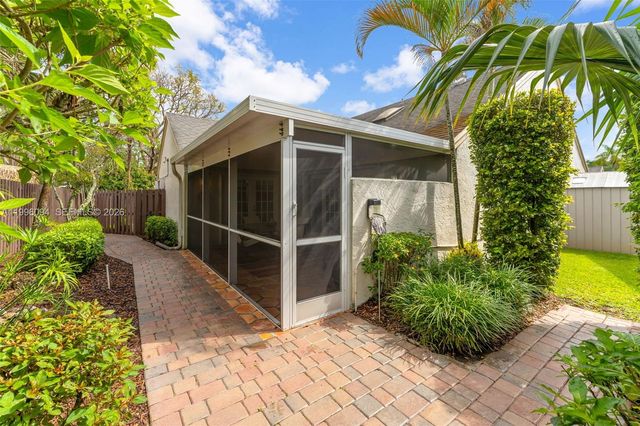 11018 SW 147th Pl, Miami, FL 33196