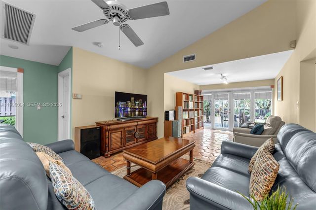 11018 SW 147th Pl, Miami, FL 33196