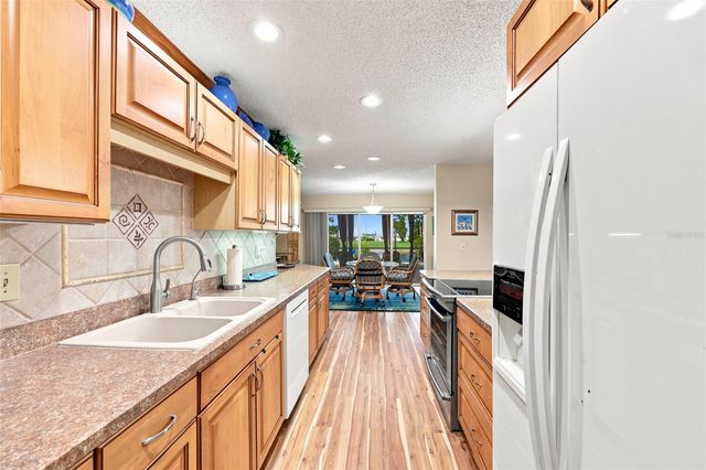 1002 EL RANCHO DRIVE, Sun City Center, FL 33573