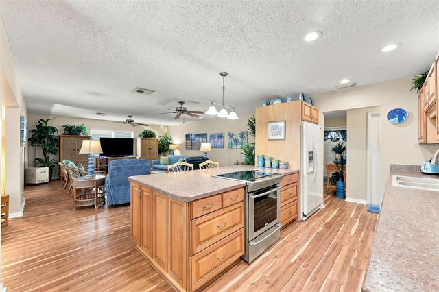 1002 EL RANCHO DRIVE, Sun City Center, FL 33573