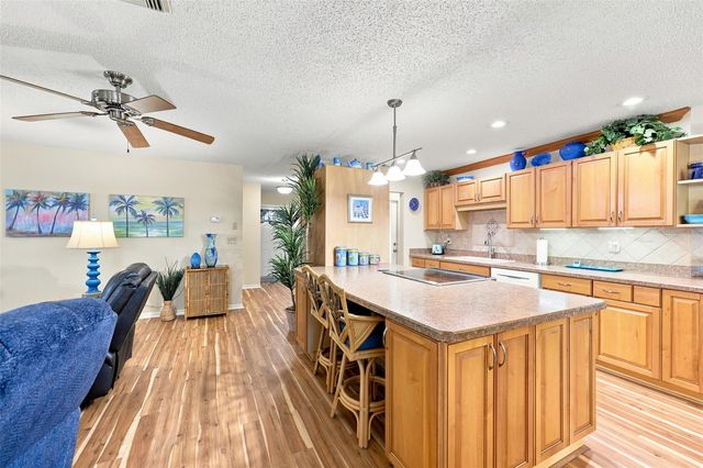 1002 EL RANCHO DRIVE, Sun City Center, FL 33573