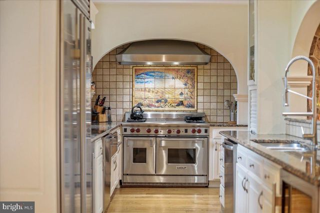 827 PHILADELPHIA AVENUE, Chambersburg, PA 17201