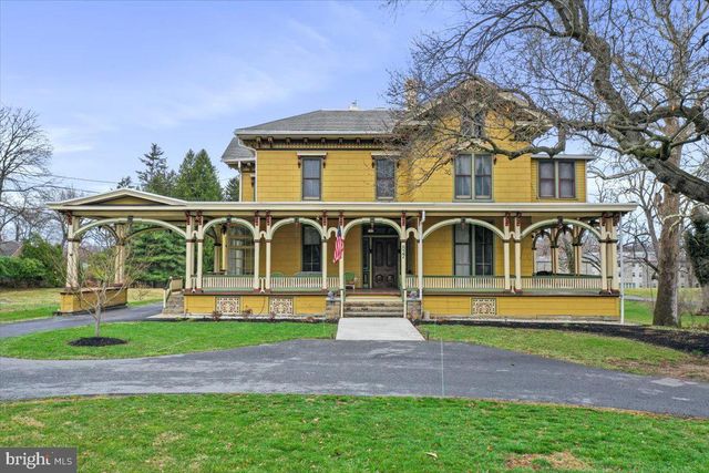 827 PHILADELPHIA AVENUE, Chambersburg, PA 17201