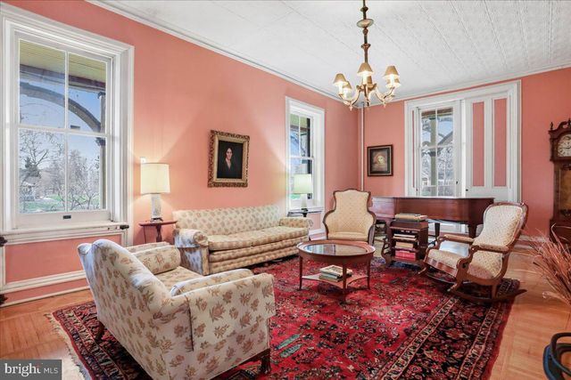 827 PHILADELPHIA AVENUE, Chambersburg, PA 17201