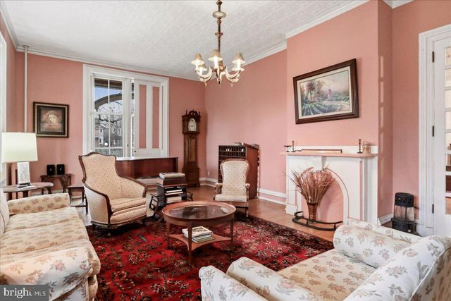 827 PHILADELPHIA AVENUE, Chambersburg, PA 17201