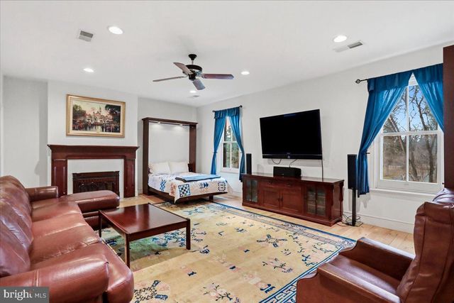 827 PHILADELPHIA AVENUE, Chambersburg, PA 17201